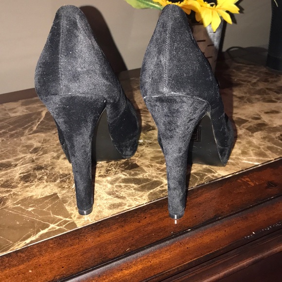 🦋 ‼️SOLD‼️New! Suede platform 5” heels. - Picture 3 of 8